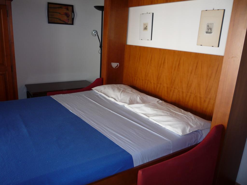 4Roomsrelax Catania Bilik gambar