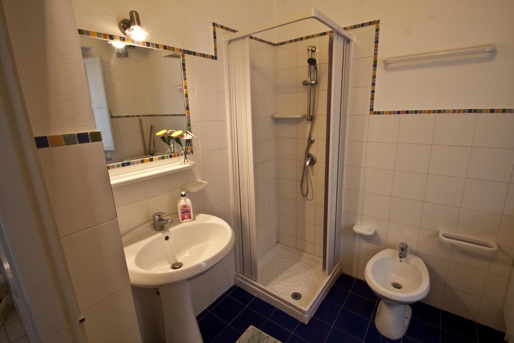 4Roomsrelax Catania Bilik gambar