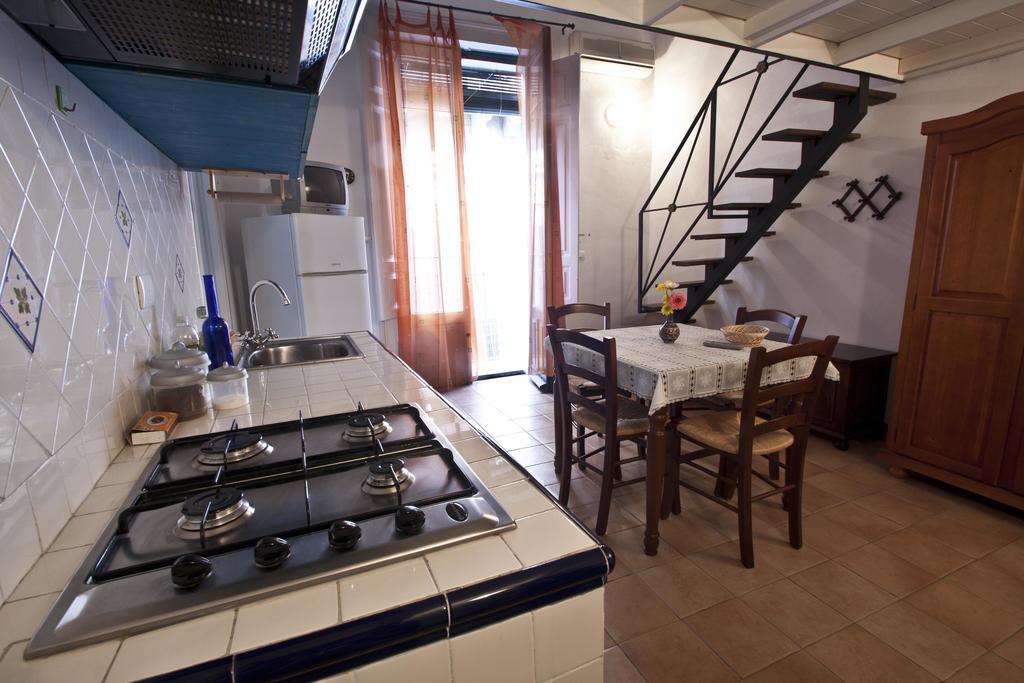 4Roomsrelax Catania Bilik gambar