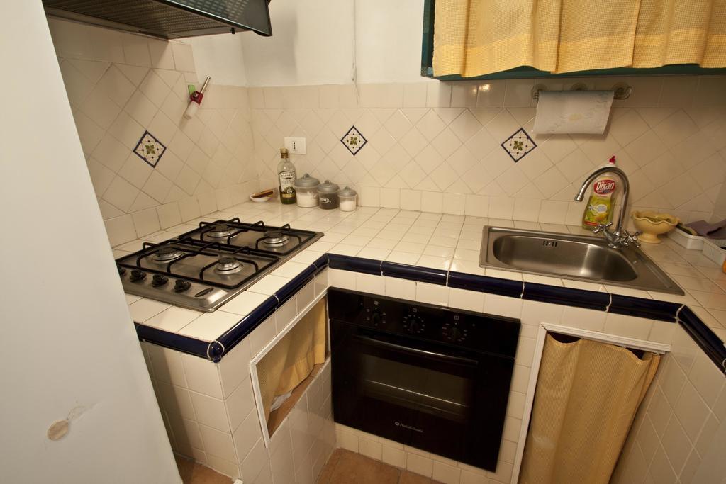 4Roomsrelax Catania Bilik gambar